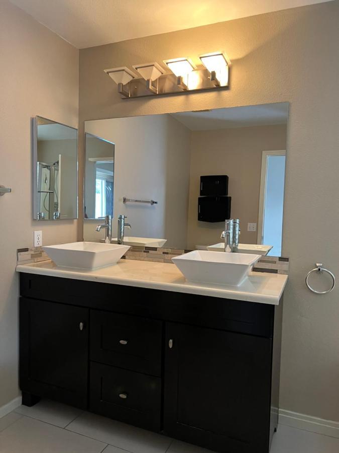 Sweet Spacious 5 Bdrm Home With Pool لاس فيغاس المظهر الخارجي الصورة