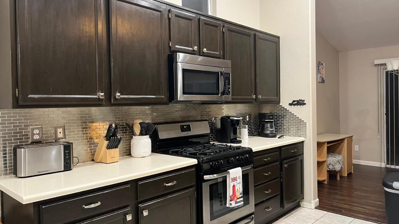 Sweet Spacious 5 Bdrm Home With Pool لاس فيغاس المظهر الخارجي الصورة